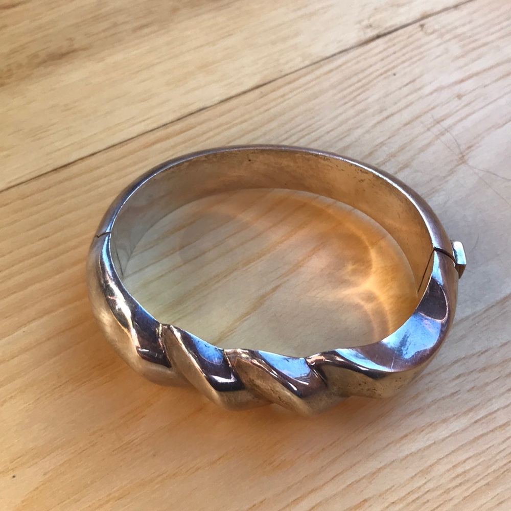 Sterling silver hinged bangle